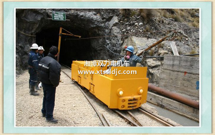 雙力電機(jī)車運(yùn)用在國(guó)外礦山.jpg